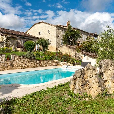 La Maison De Yuka Plieux Exterior photo