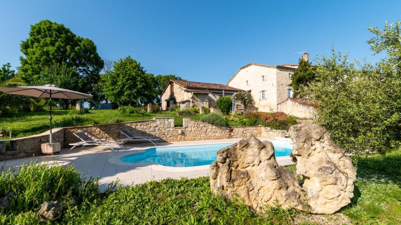 La Maison De Yuka Plieux Exterior photo
