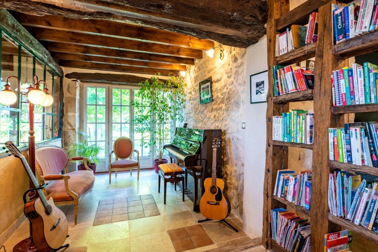 La Maison De Yuka Plieux Exterior photo